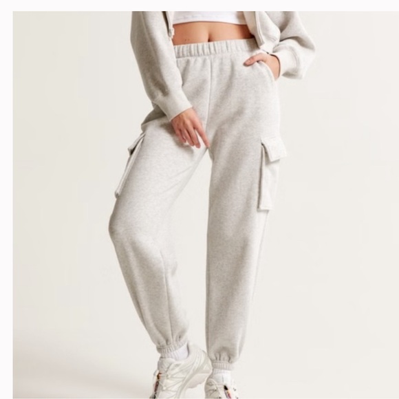 Abercrombie & Fitch Pants - Abercrombie & Fitch Light Gray Cargo Joggers